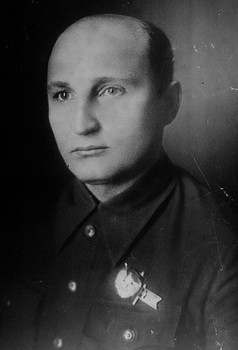 Н. А. Логинов первый секретарь Тамбовского обкома ВКП (б) в 1940-1942 гг., председатель Тамбовского городского комитета обороны в 1941-1942 гг.